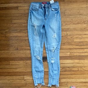 Guess high Rise Light Wash Ripped Stretchy Jeans 28